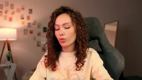 Snapshot of branchwithflowers chatting on 10/16/25, 01:12 Lilly online show from 10/16/25, 01:12