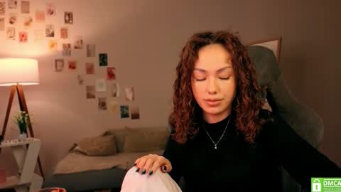 Snapshot of branchwithflowers chatting on 10/28/25, 12:09 Lilly online show from 10/28/25, 12:09