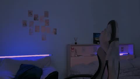 Snapshot of branchwithflowers chatting on 11/15/25, 06:55 Lilly online show from 11/15/25, 06:55