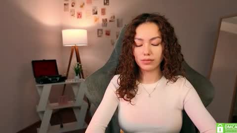 Snapshot of branchwithflowers chatting on 11/21/25, 06:12 Lilly online show from 11/21/25, 06:12