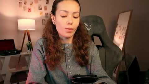 Snapshot of branchwithflowers chatting on 11/24/25, 11:54 Lilly online show from 11/24/25, 11:54