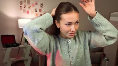 Snapshot of branchwithflowers chatting on 12/16/25, 12:32 Lilly online show from 12/16/25, 12:32