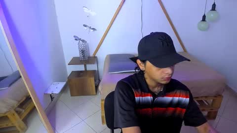 Snapshot of brand_hades chatting on 10/27/25, 08:24 B R A N D online show from 10/27/25, 08:24