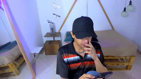 Snapshot of brand_hades chatting on 10/28/25, 02:20 B R A N D online show from 10/28/25, 02:20