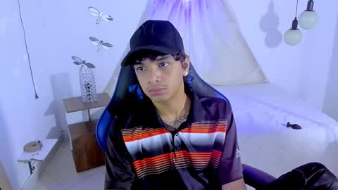 Snapshot of brand_hades chatting on 11/08/25, 03:23 B R A N D online show from 11/08/25, 03:23