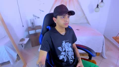 Snapshot of brand_hades chatting on 11/23/25, 06:57 B R A N D online show from 11/23/25, 06:57