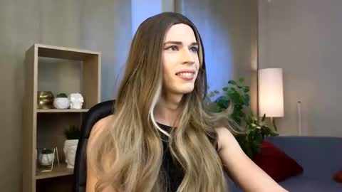 Snapshot of branda_kelly chatting on 11/30/25, 07:40 Branda online show from 11/30/25, 07:40