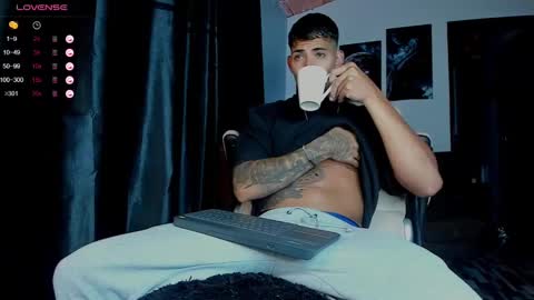 Snapshot of brandonlavitt chatting on 02/05/25, 10:19 Brandon Lavitt online show from 02/05/25, 10:19