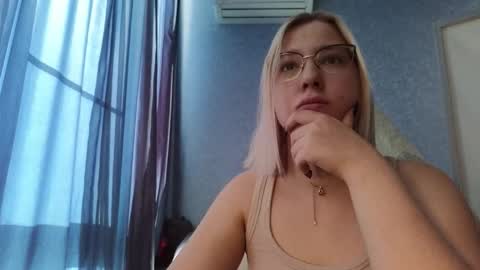 Belle  online show from 10/25/25, 04:09