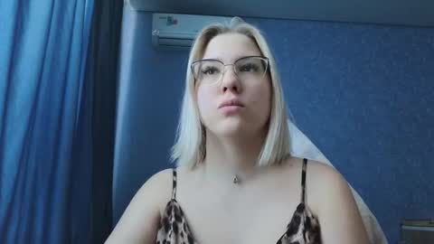 Belle  online show from 11/16/25, 05:13