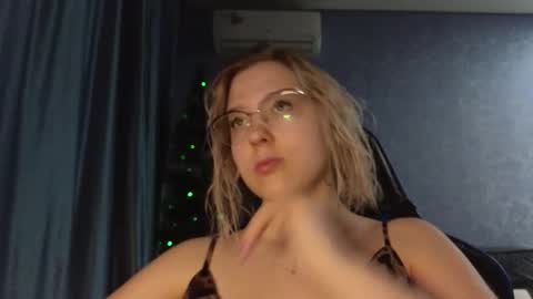 Belle  online show from 12/04/25, 10:35