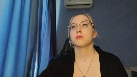Belle  online show from 05/22/26, 07:04