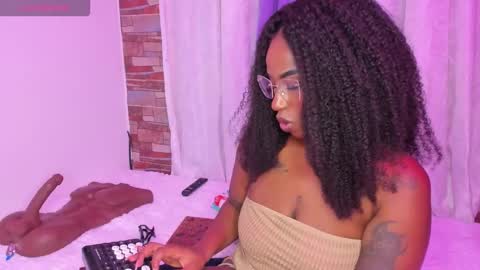 brandy   Independent model online show from 02/07/26, 12:03