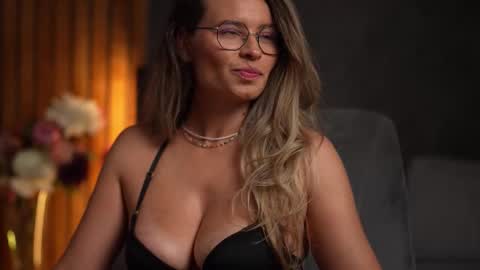 Alex online show from 10/05/25, 04:33