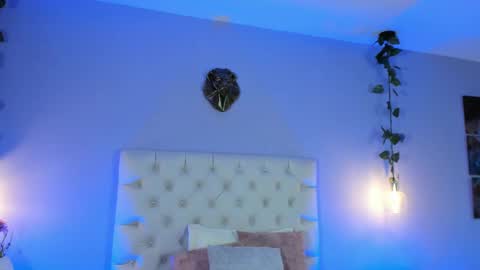 Snapshot of brann_tadzio chatting on 02/12/25, 12:33   online show from 02/12/25, 12:33
