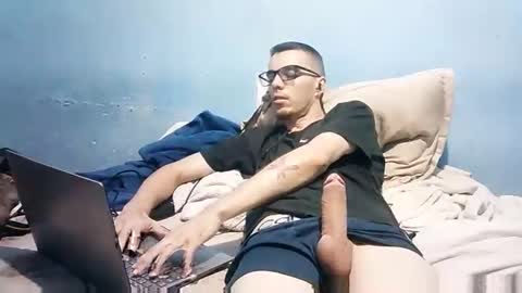 Snapshot of brasil43 chatting on 03/03/26, 12:39 PutoBR online show from 03/03/26, 12:39