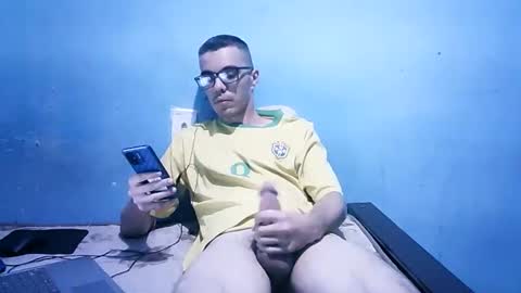 Snapshot of brasil43 chatting on 03/23/26, 12:47 PutoBR online show from 03/23/26, 12:47