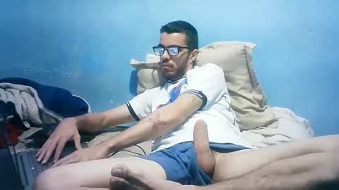 Snapshot of brasil43 chatting on 04/15/26, 02:51 PutoBR online show from 04/15/26, 02:51