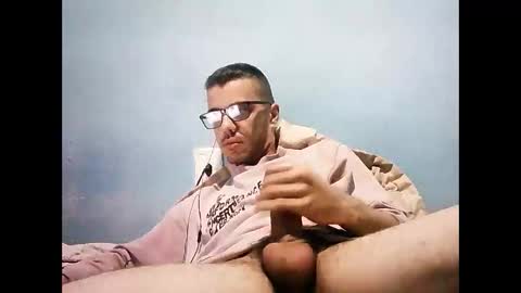 Snapshot of brasil43 chatting on 05/15/26, 11:23 PutoBR online show from 05/15/26, 11:23