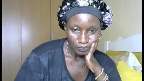 Snapshot of brat_bubble chatting on 02/16/25, 05:04 brat_bubble online show from 02/16/25, 05:04