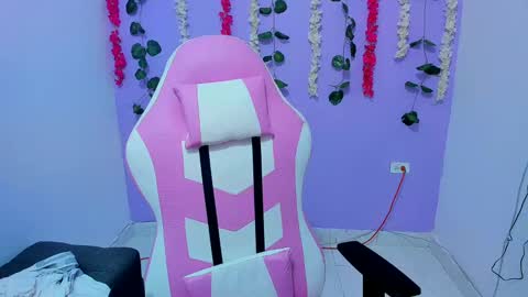bratz_evans online show from 12/30/24, 12:42