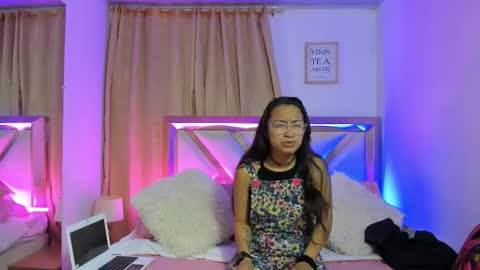 Snapshot of bravepetunia chatting on 10/17/25, 12:19 bravepetunia online show from 10/17/25, 12:19