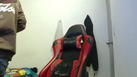 Snapshot of brayan_chevignon chatting on 10/14/25, 04:57 brayan_chevignon online show from 10/14/25, 04:57