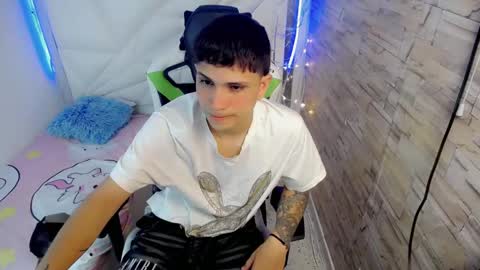 Snapshot of brayan_lopezz chatting on 01/21/25, 12:29 BRAYAN online show from 01/21/25, 12:29