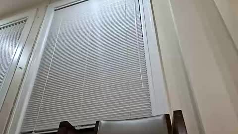 Snapshot of brazilaveaux chatting on 10/20/25, 06:58 brazilaveaux online show from 10/20/25, 06:58