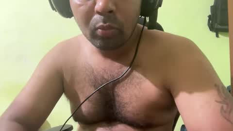 dont tell me u like to see me if you cant follow me online show from 02/19/25, 04:11