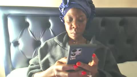 Snapshot of breads chatting on 11/01/25, 06:26 Harris online show from 11/01/25, 06:26