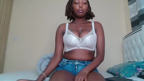 Snapshot of bree_beauty chatting on 04/14/26, 07:31 bree_beauty online show from 04/14/26, 07:31