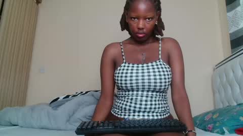 Snapshot of bree_beauty chatting on 05/17/26, 05:05 bree_beauty online show from 05/17/26, 05:05