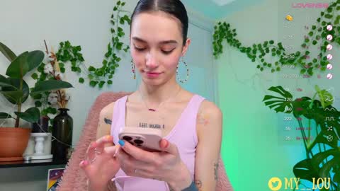 Ashley Dolce and Lou online show from 01/21/25, 03:21