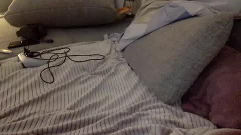 Snapshot of breezydicks chatting on 10/31/25, 06:09 breezydicks online show from 10/31/25, 06:09