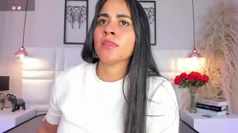 Snapshot of brenda__garcia chatting on 05/17/26, 09:00 online show from 05/17/26, 09:00