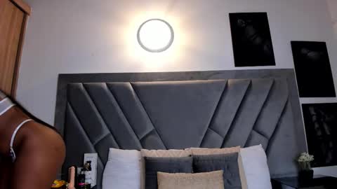 Snapshot of brenda_nova18 chatting on 11/24/25, 09:25 Brenda online show from 11/24/25, 09:25