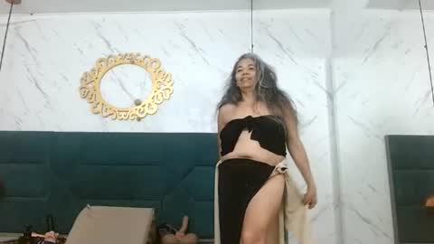 BRENDA VELASQUEZ online show from 06/25/26, 09:30
