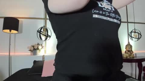 Snapshot of brendacantorel chatting on 10/02/25, 11:50 MeganBeaked online show from 10/02/25, 11:50