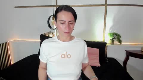 Snapshot of brendacantorel chatting on 10/18/25, 12:06 MeganBeaked online show from 10/18/25, 12:06