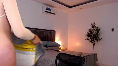 Brenda with a huge suckable cock you will love online show from 02/11/25, 07:33