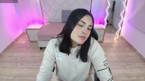 Snapshot of brendda_tay chatting on 10/21/25, 02:56 BRENDDA  online show from 10/21/25, 02:56