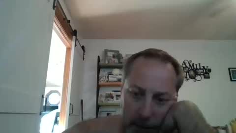 Snapshot of brettsky chatting on 10/15/25, 08:42 hey online show from 10/15/25, 08:42