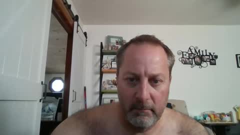 Snapshot of brettsky chatting on 10/18/25, 03:24 hey online show from 10/18/25, 03:24