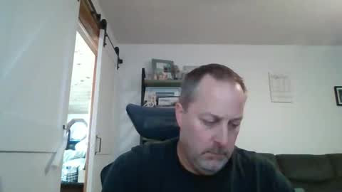 Snapshot of brettsky chatting on 11/16/25, 08:36 hey online show from 11/16/25, 08:36