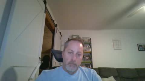 Snapshot of brettsky chatting on 12/04/25, 02:21 hey online show from 12/04/25, 02:21