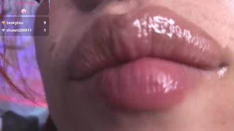 Snapshot of bri_von_dhara_ chatting on 11/16/25, 10:37 Bri online show from 11/16/25, 10:37