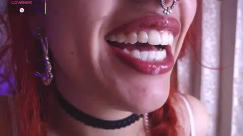 Snapshot of bri_von_dhara_ chatting on 11/26/25, 08:54 Bri online show from 11/26/25, 08:54