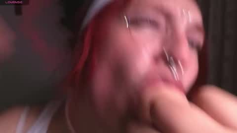 Snapshot of bri_von_dhara_ chatting on 12/01/25, 11:32 Bri online show from 12/01/25, 11:32