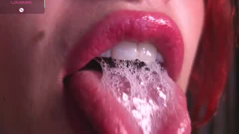 Snapshot of bri_von_dhara_ chatting on 12/05/25, 03:37 Bri online show from 12/05/25, 03:37